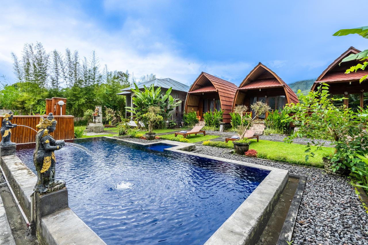 Shared pool with hot natural mountain water