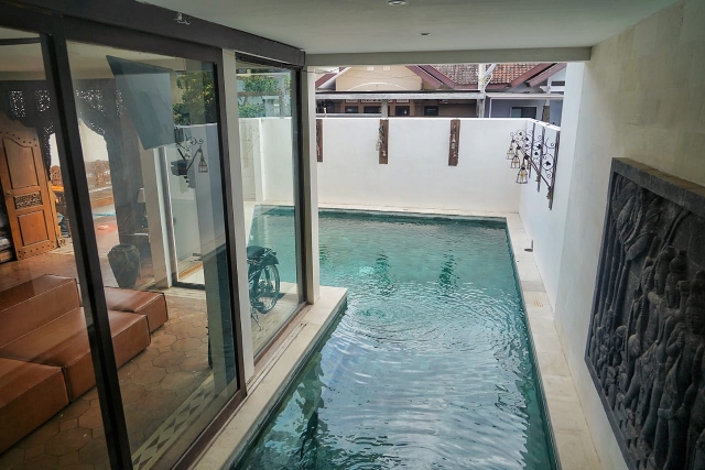 Private pool