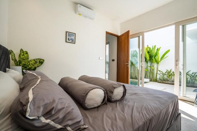 Bedroom 2,Pool view