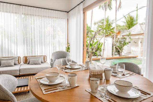 Dining area, Pool/Garden view