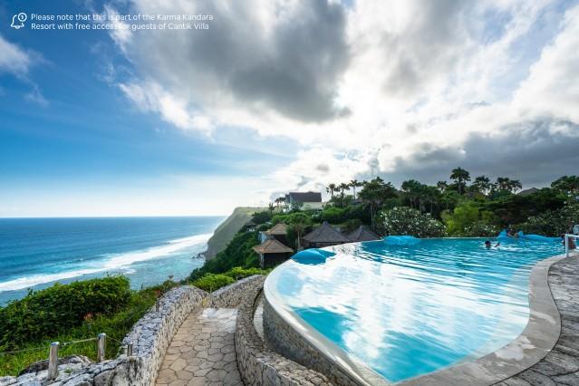 Swimming pool, Sea View